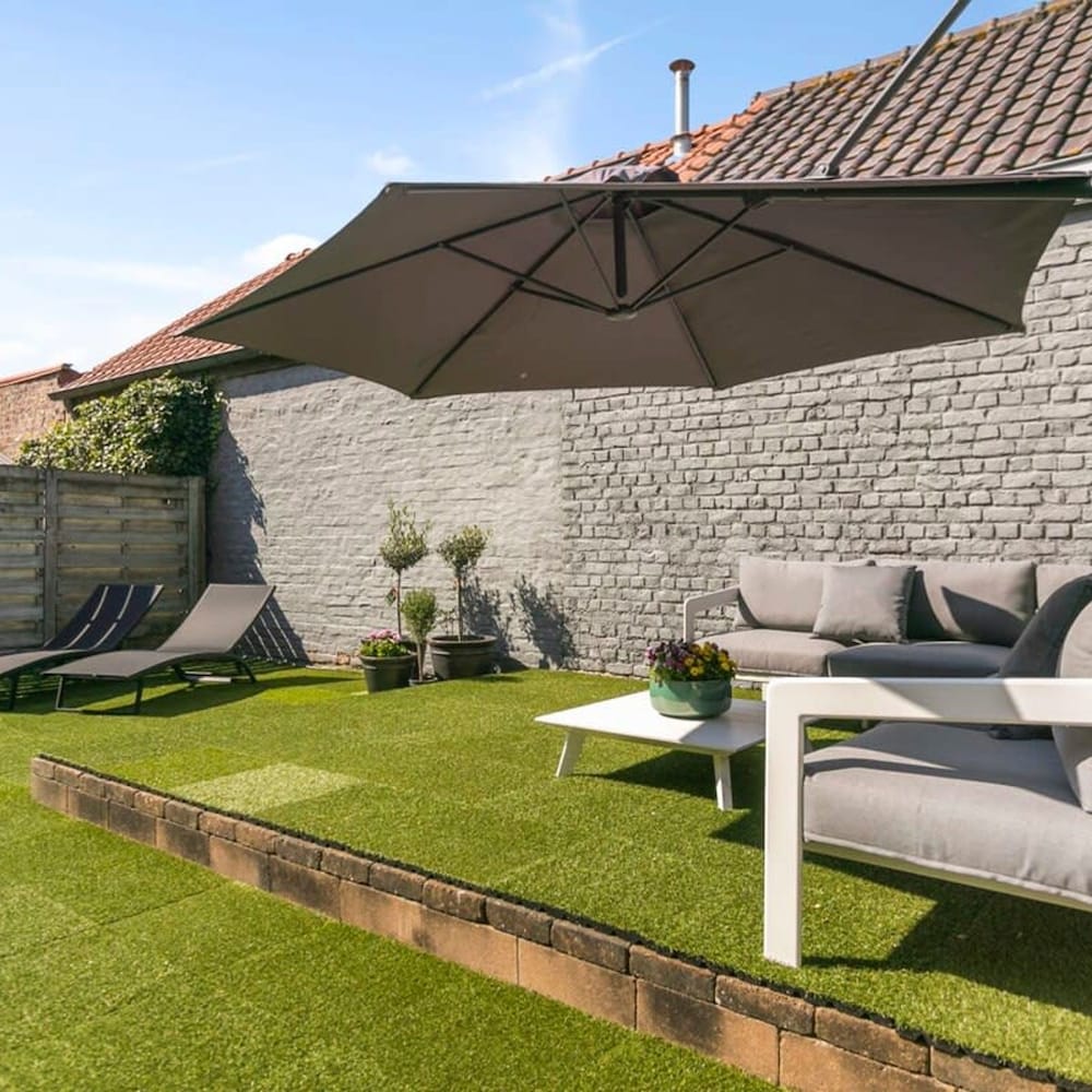 Summer-house With Sunny Garden Nearby Beach