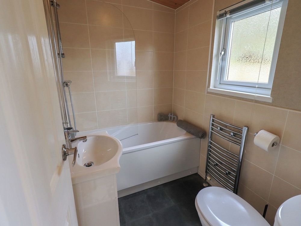 Striding Edge Lodge