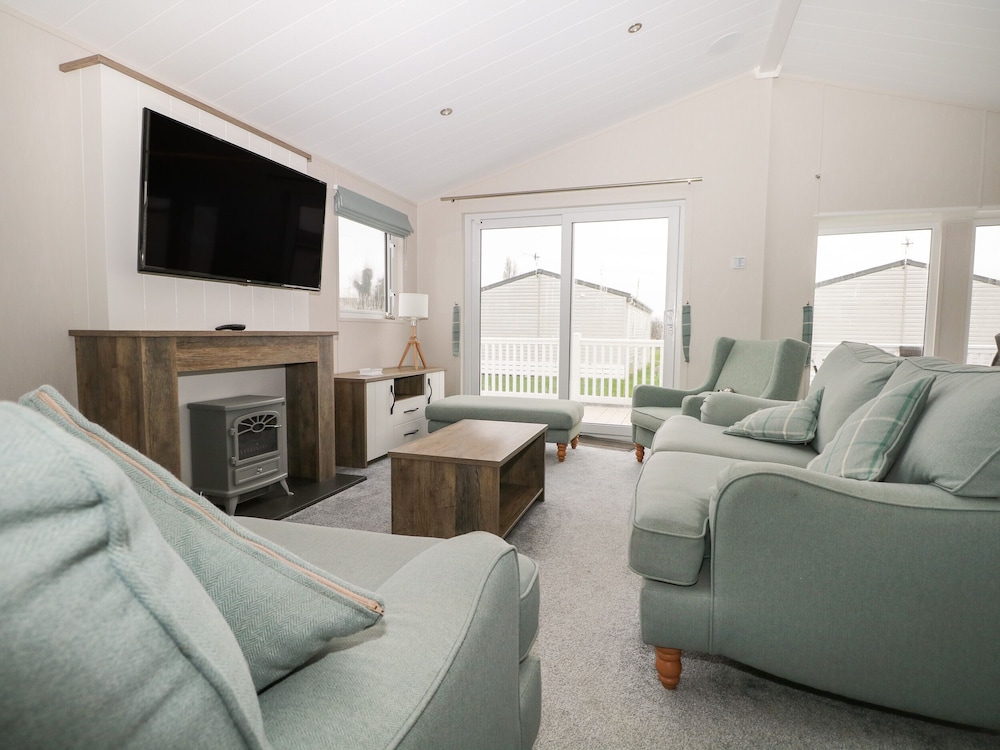 Lodge at Chichester Lakeside
