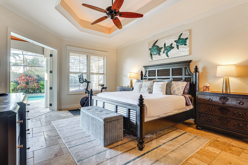 3 Mi to Bonita Beach: Outdoor Oasis w/ Pool & Spa!