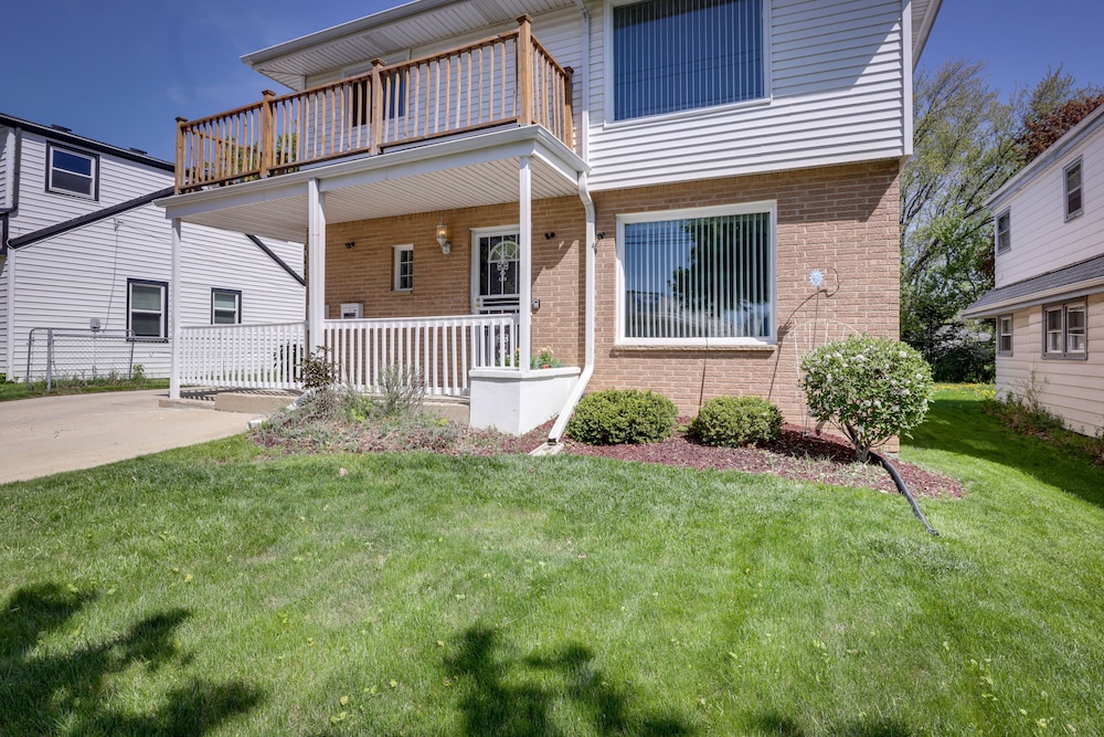 Milwaukee Vacations - Comfortable Milwaukee Abode  10 Mi to Downtown! - Property Image 4