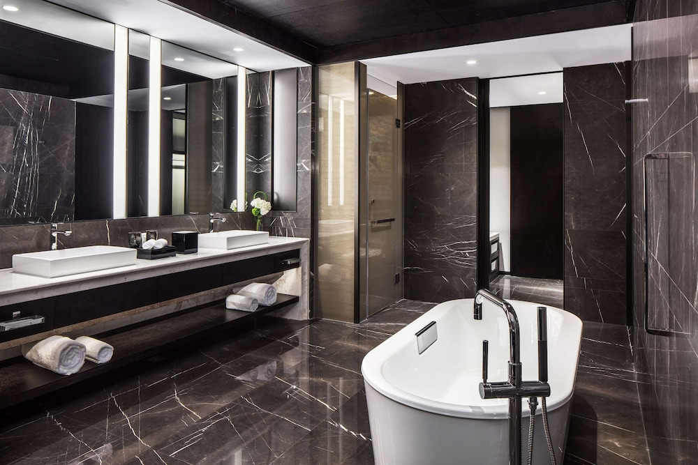 Hilton Ningbo Dongqian Lake