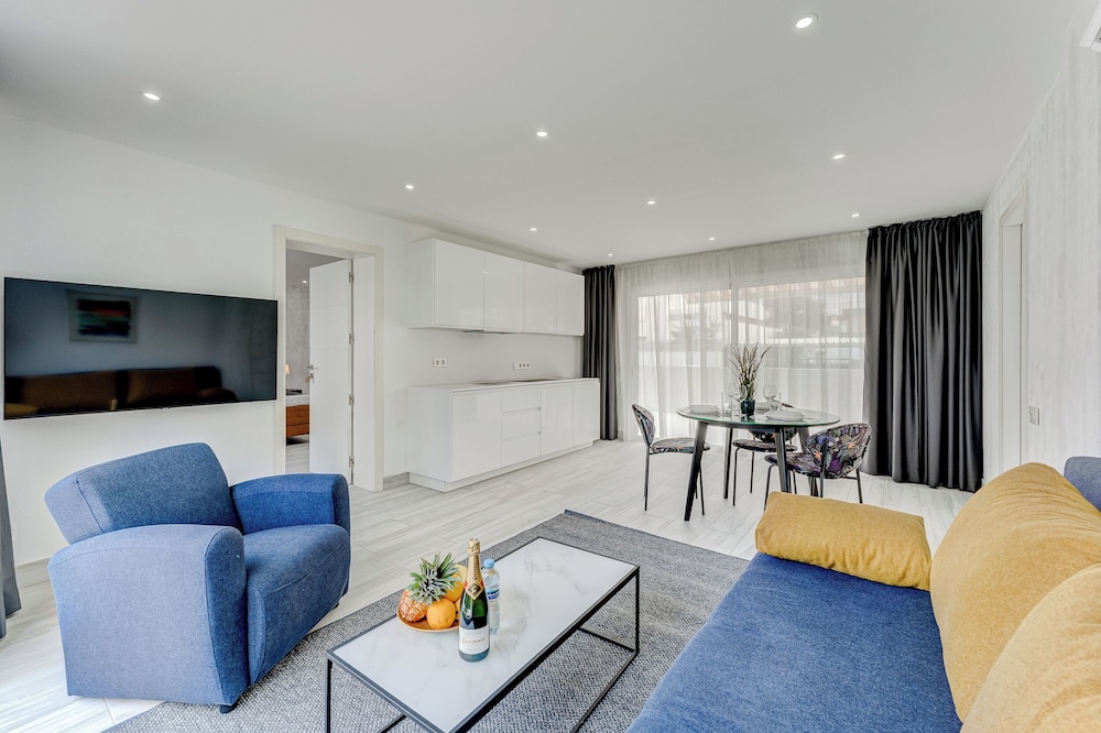 BAL Apartments - Adults Only