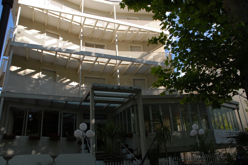 Hotel Arno - Image 1