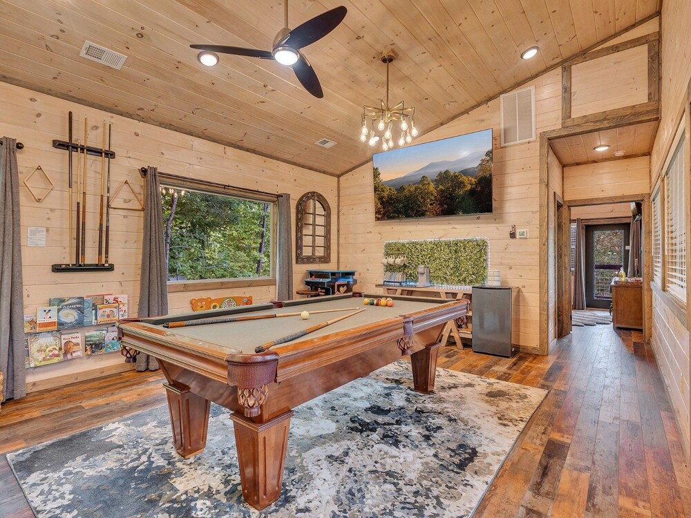 Ebenezer 4 Bedroom Cabin