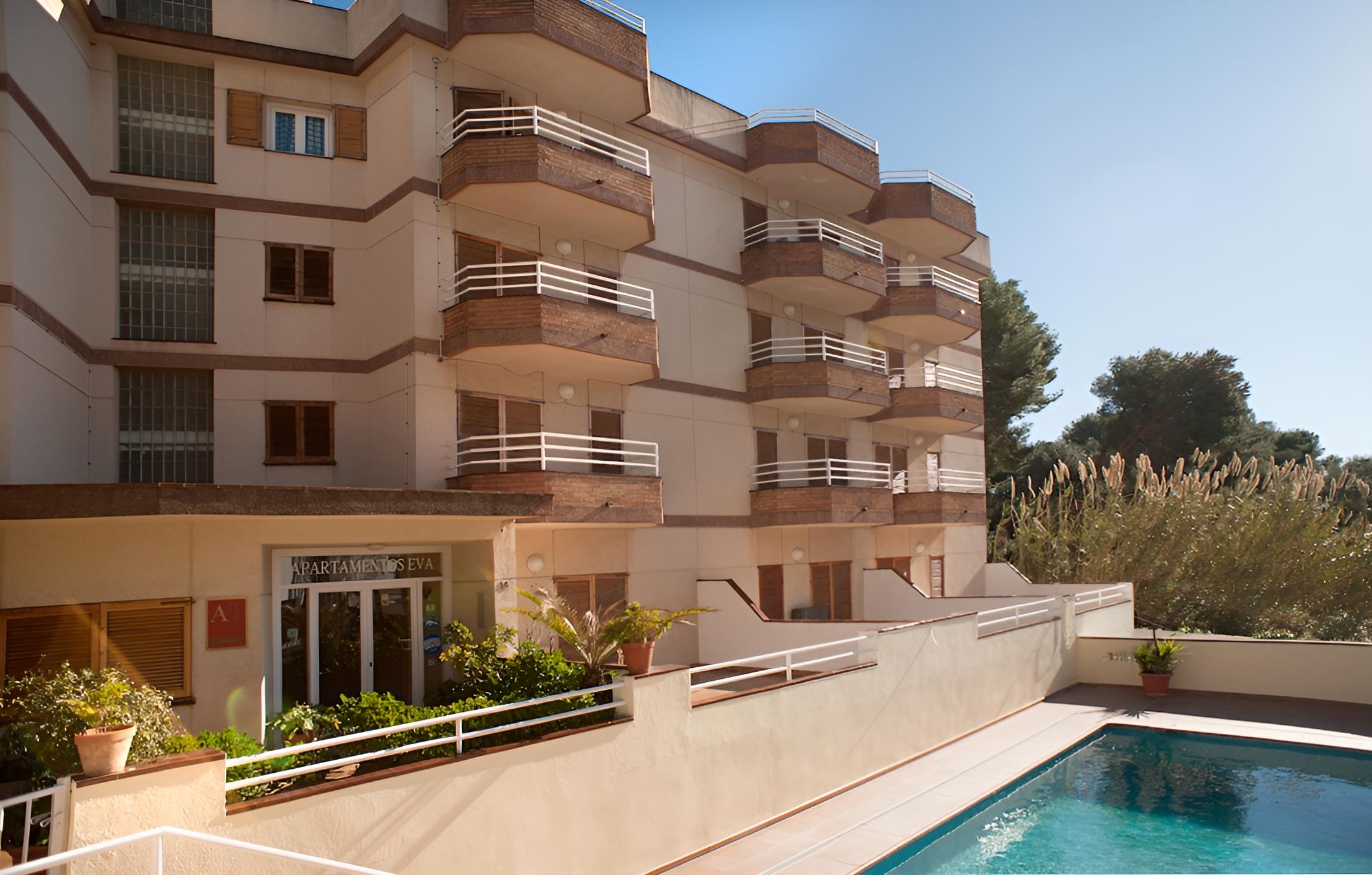Eva Apartahotel