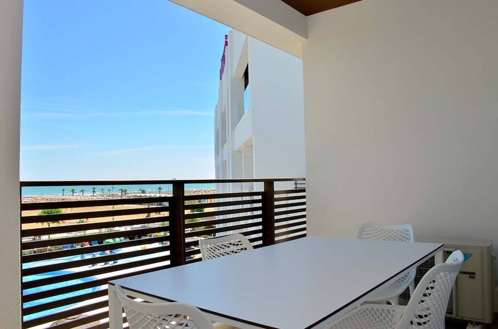 Adorable Apartment With Terrace Overlooking the sea