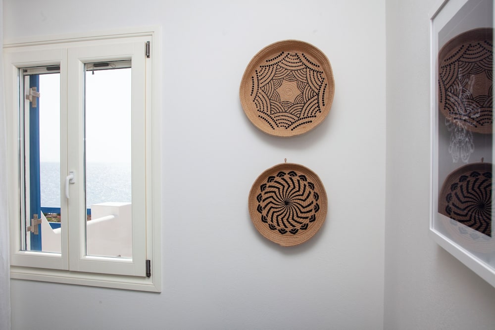 AURA PAROS