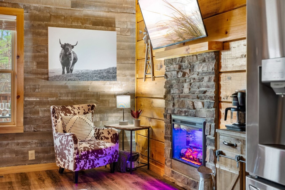 Couples Refuge by Ghosal Luxury Lodging