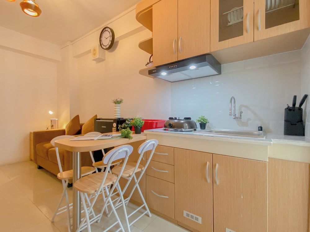 Comfy And Restfull 2Br Near Mall At Bassura City Apartment