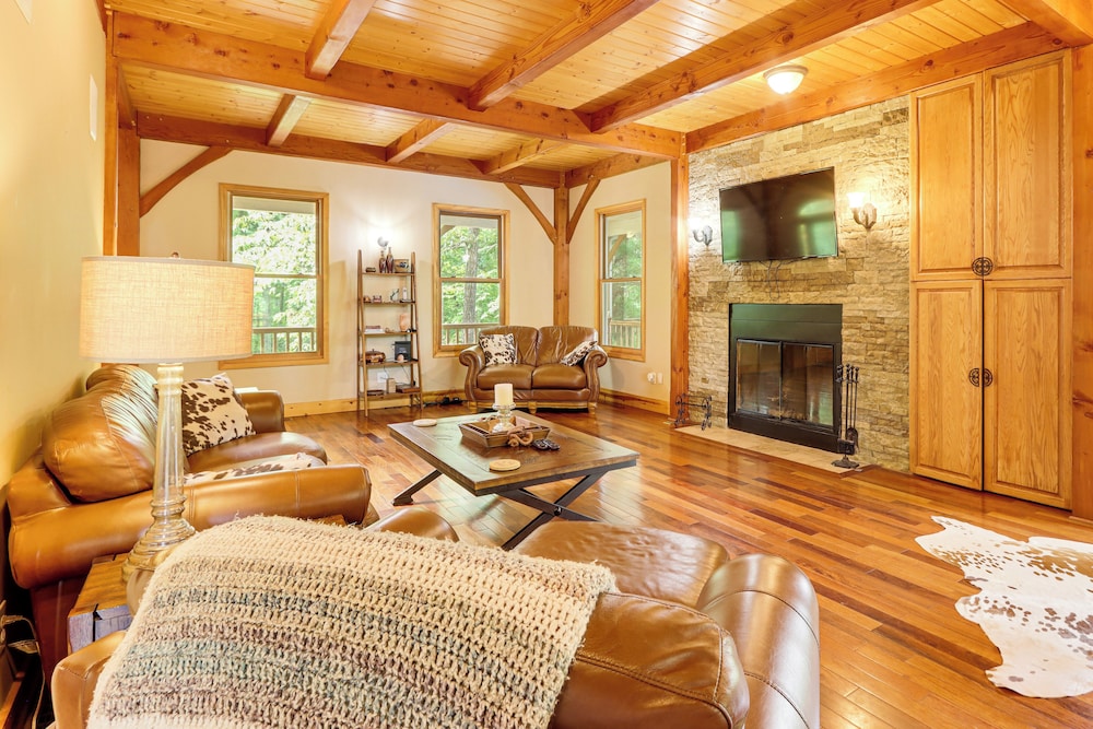 Game Room & Fireplaces: Group Dahlonega Getaway