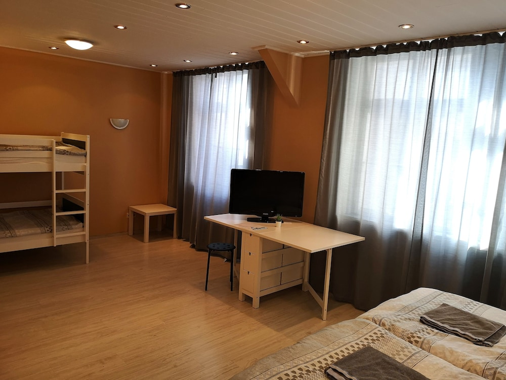 Photo 10