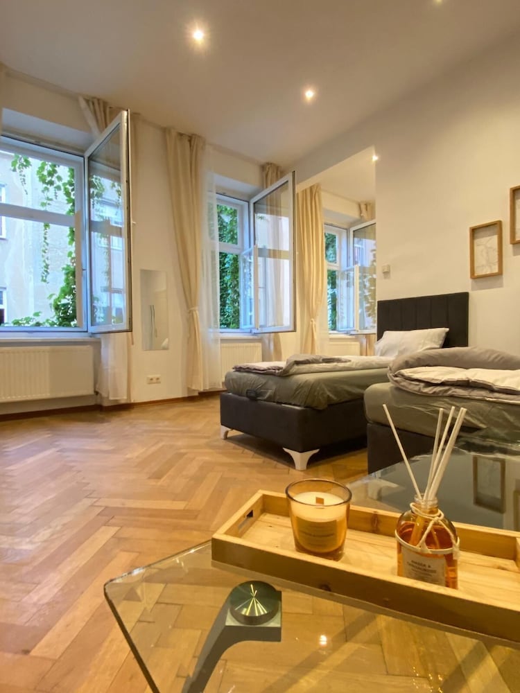 Bright and Spacious 2BR Flat Westbahnhof