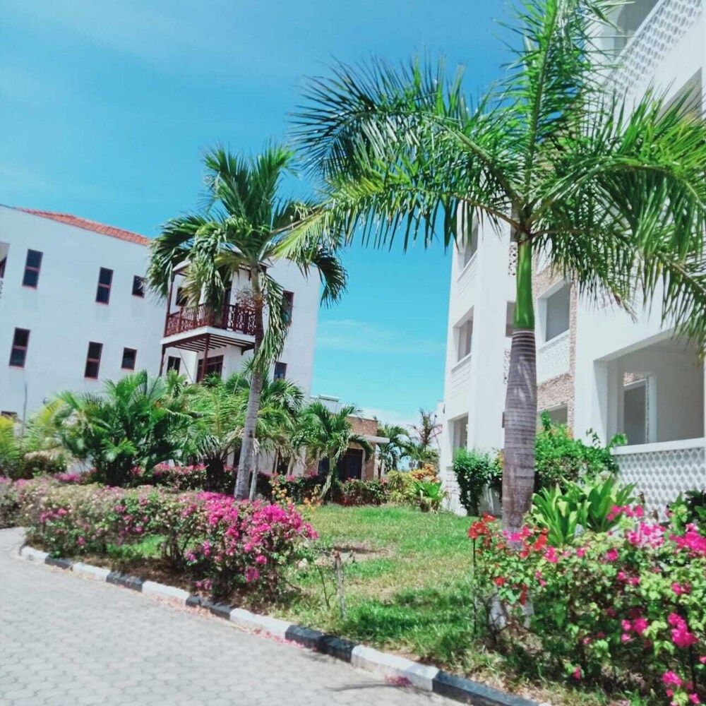 Lux Suites Sultan Palace Town Houses