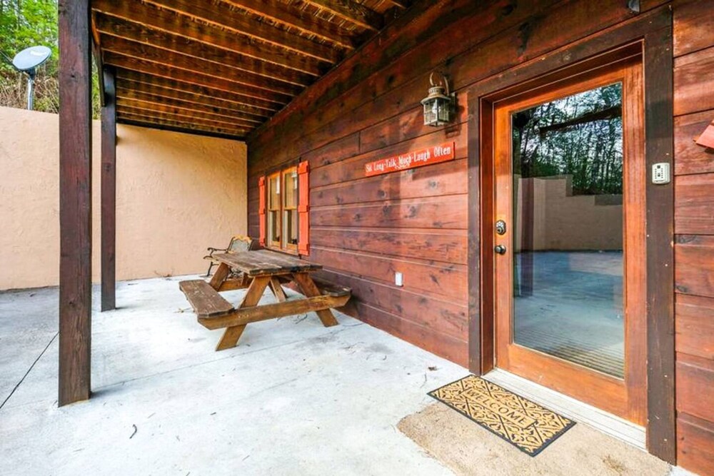 Dog Friendly Secluded Cabin W Hot-tub Sleeps 12