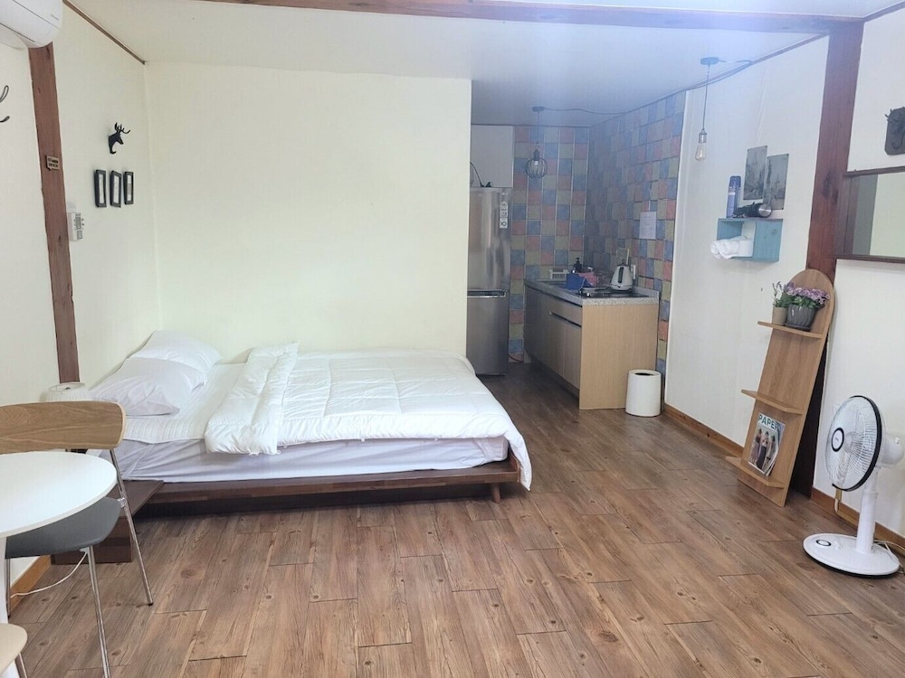 Gyeongju West Namsan Hanok Pension