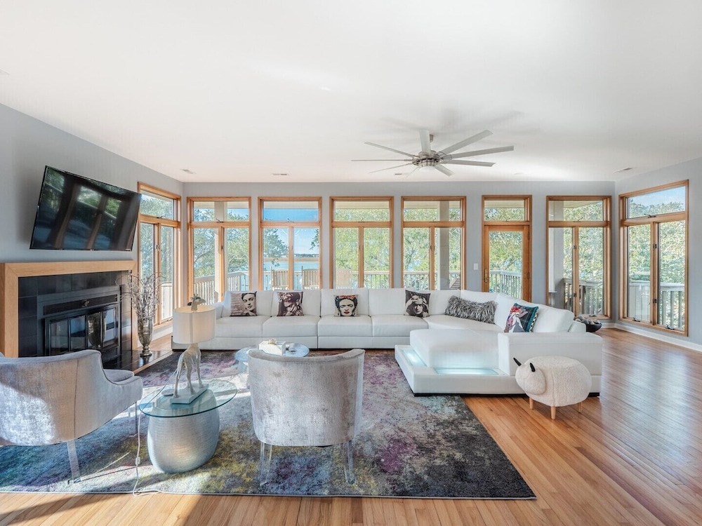 Nicholson Oaks by Topsail Realty