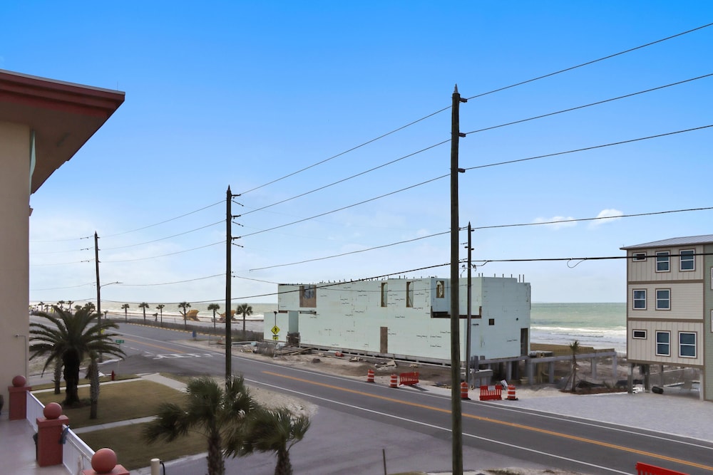Paradise Shores 200