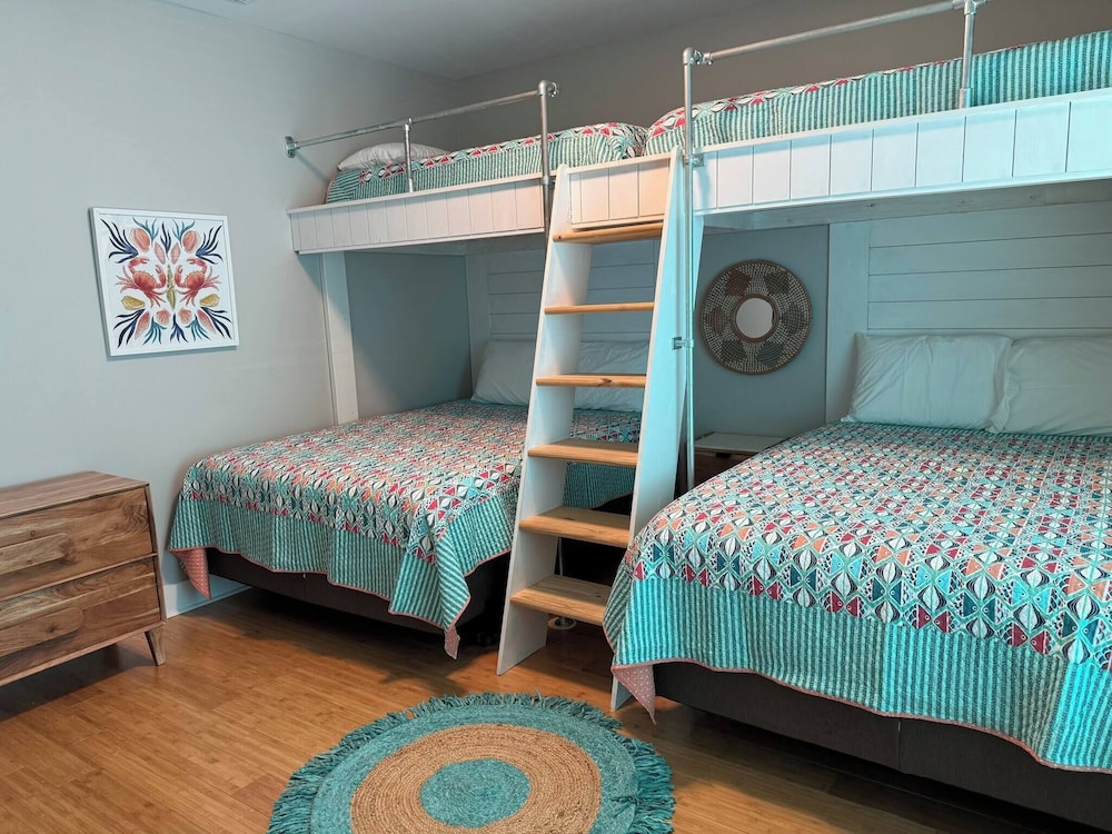 4005 Rookery 3 Sea Story With 2 Pools Beach Access and Lots of Beach Amenities
