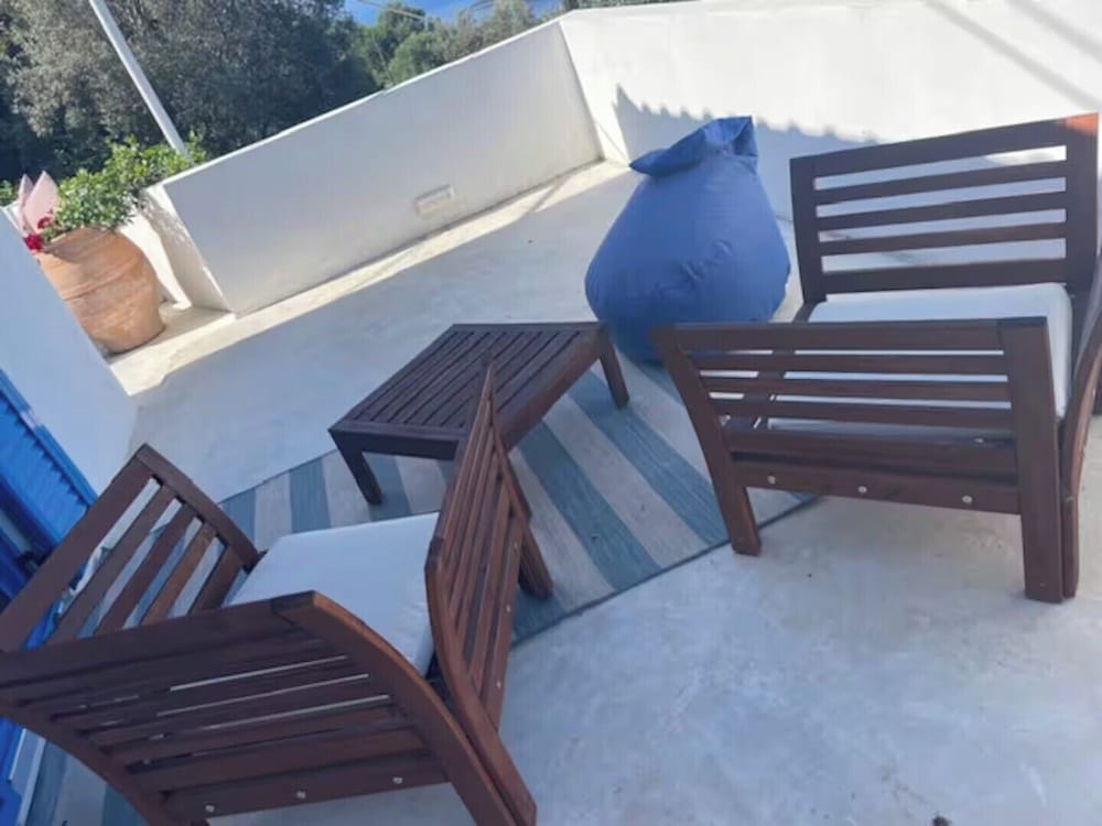 The White House Evgrious, Sleeps 4, Close to Beach