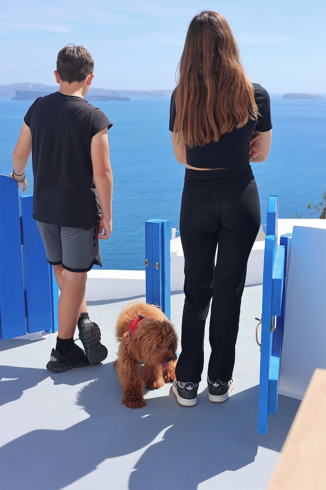 Phaos Oia Suites
