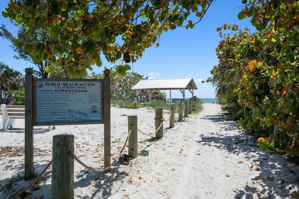 Latitude Adjustment Ami 3 Bedroom Home