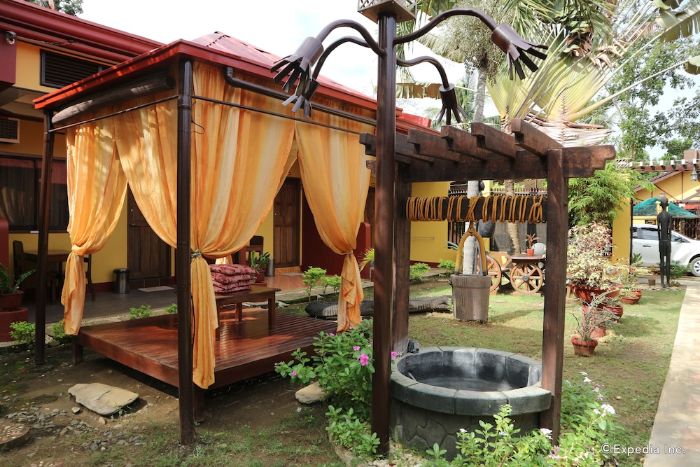 Tres Pension House