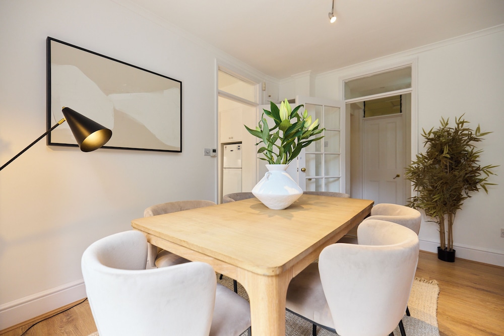 The Carlton Nook - 2BR Apartment
