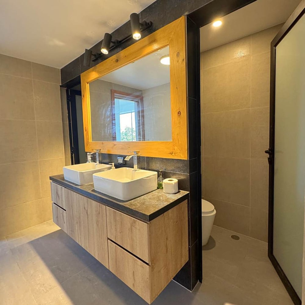 Hop Honolulu Exclusiva Oasis y Playa en Chincha