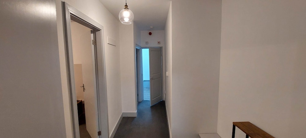1 Bdr Modern Living in The Old Bank Hse