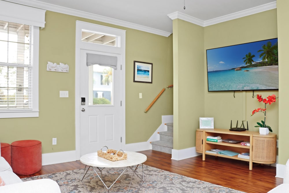 Barefoot Cottage B49 - Seabbatical