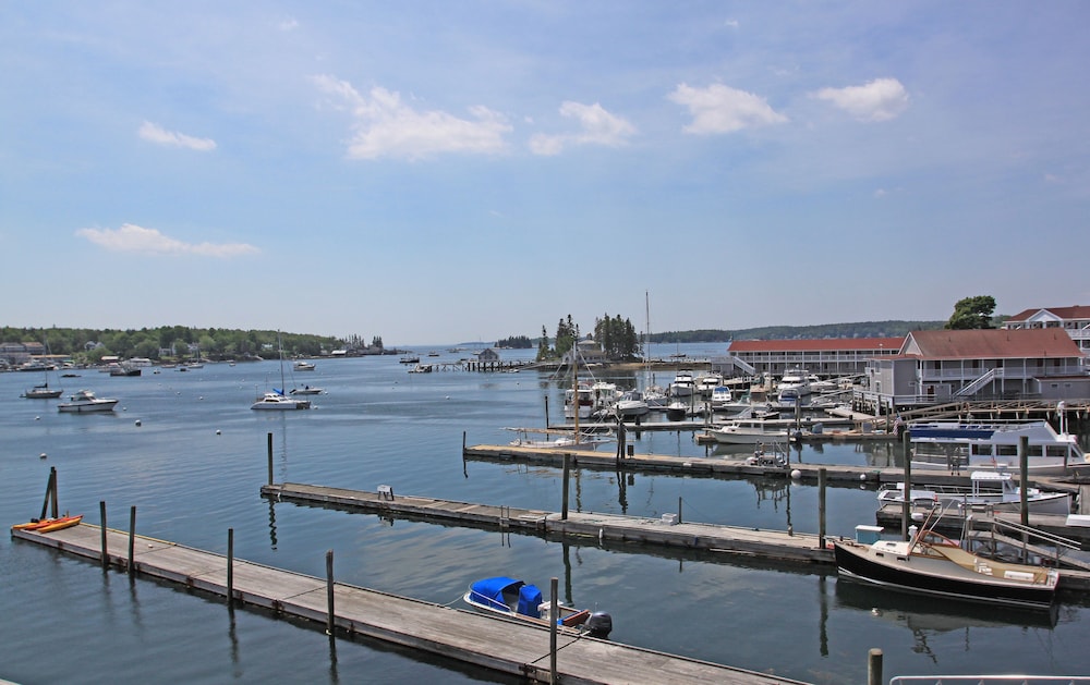 Fishermans Wharf Inn