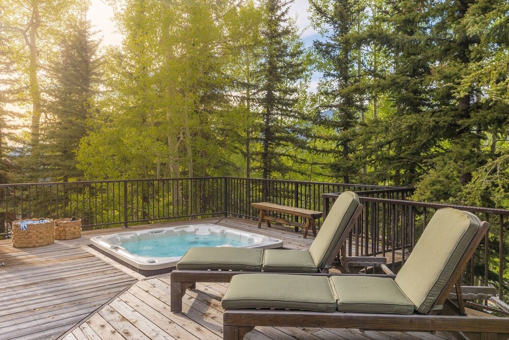 Wildwood Ridge 5 Bedroom Home