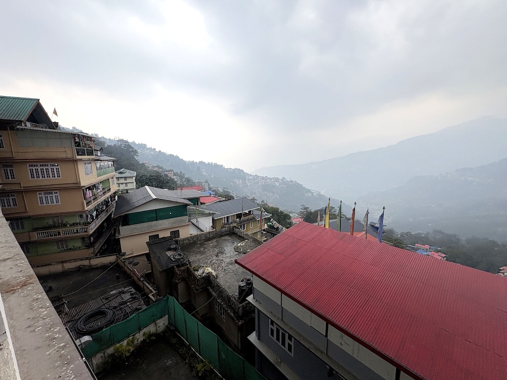 Hotel Swastik Inn Gangtok Mountain View