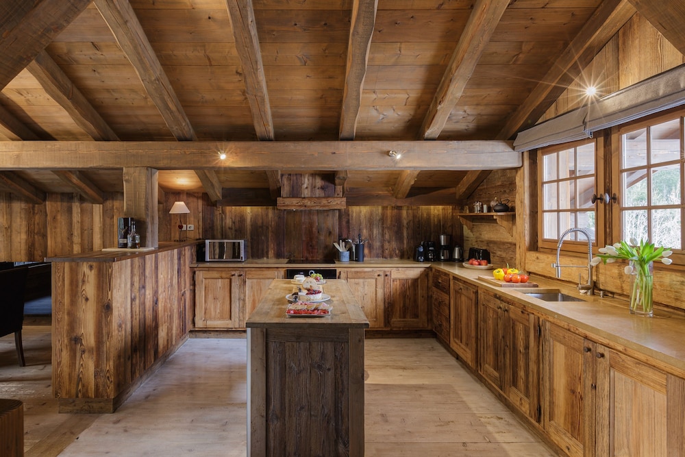 Chalet Hermine 5 Hot Tub and Sauna Les Chosalets