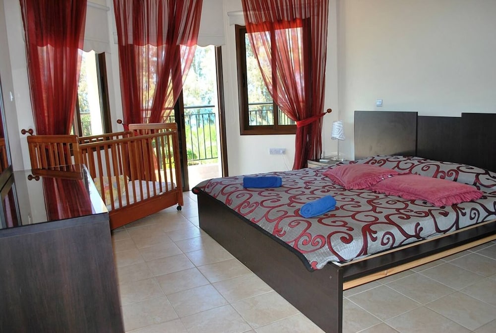 Marlin Beach Front Luxury Villa - 4 Bedrooms view 2