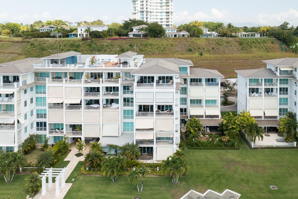 Aqua Chiara Condo by Acomodo Bijao Long Stay