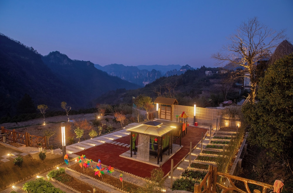 Zhangjiajie Valley Love Holiday Hotel