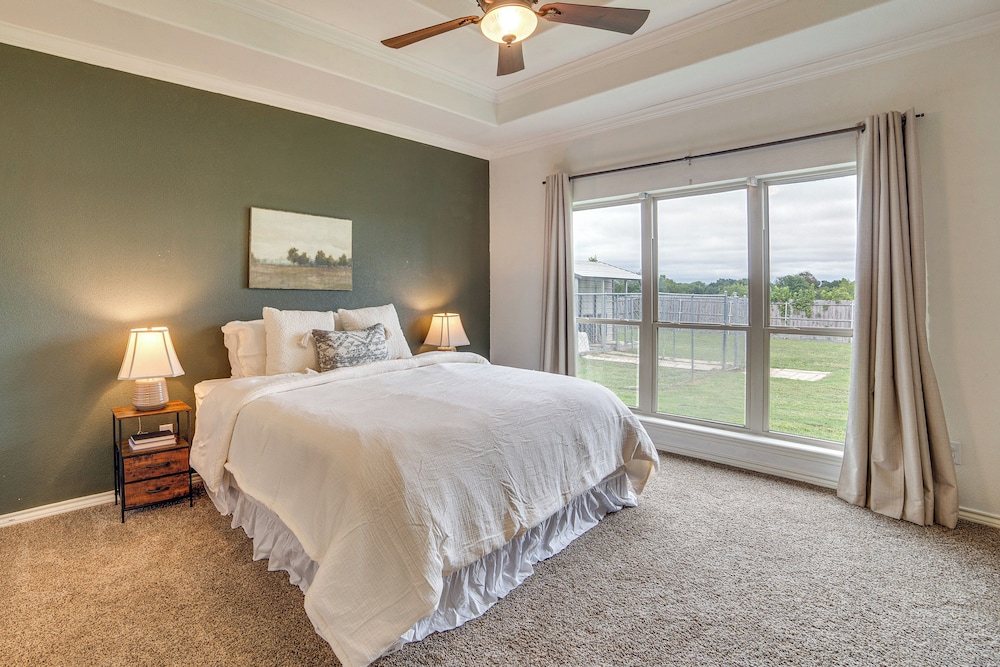 10 Mi to Lake Tawakoni: Family Wills Point Getaway