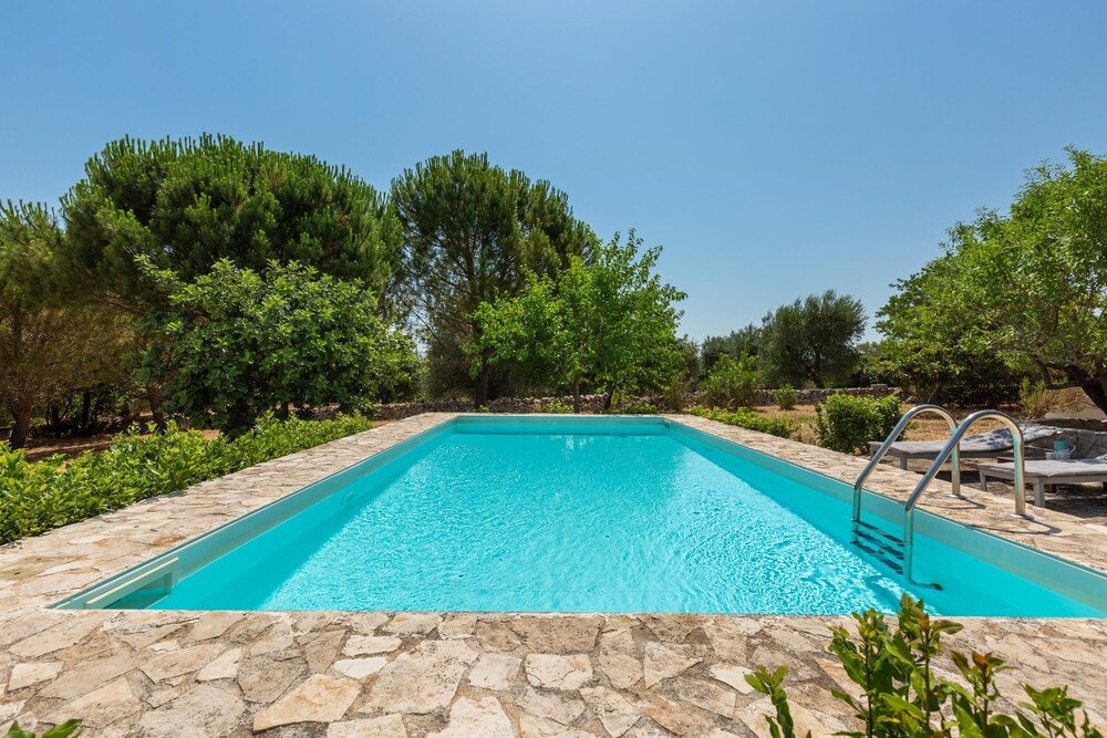 2496 Trullo Chiaro di Luna by Perle di Puglia view 3