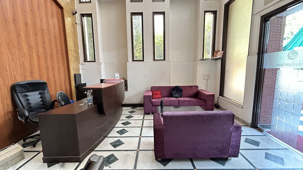 Lobby & Reception