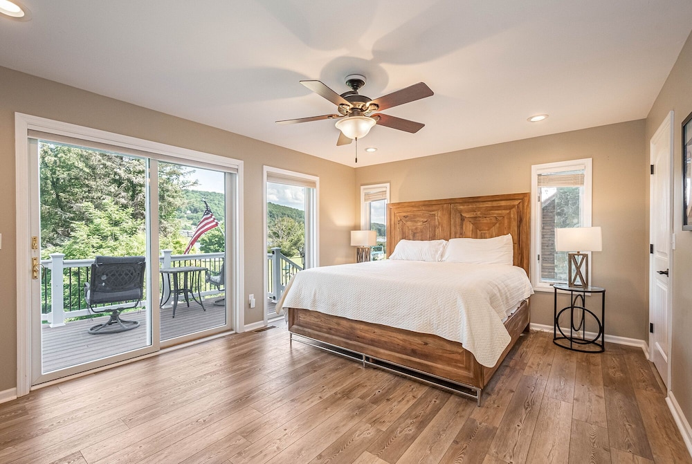 Ski to Shore Chalet by Taylor Made Deep Creek view 2