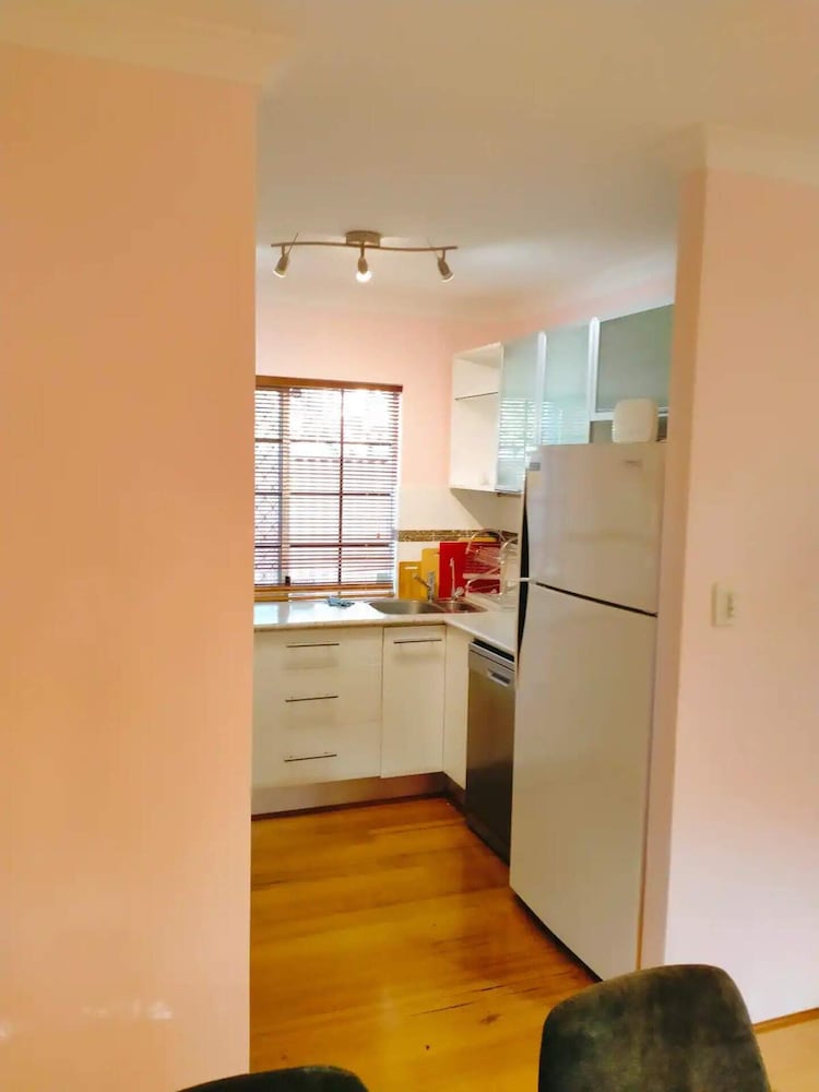 Homely 2 Bedroom Apartment in Maylands view 2