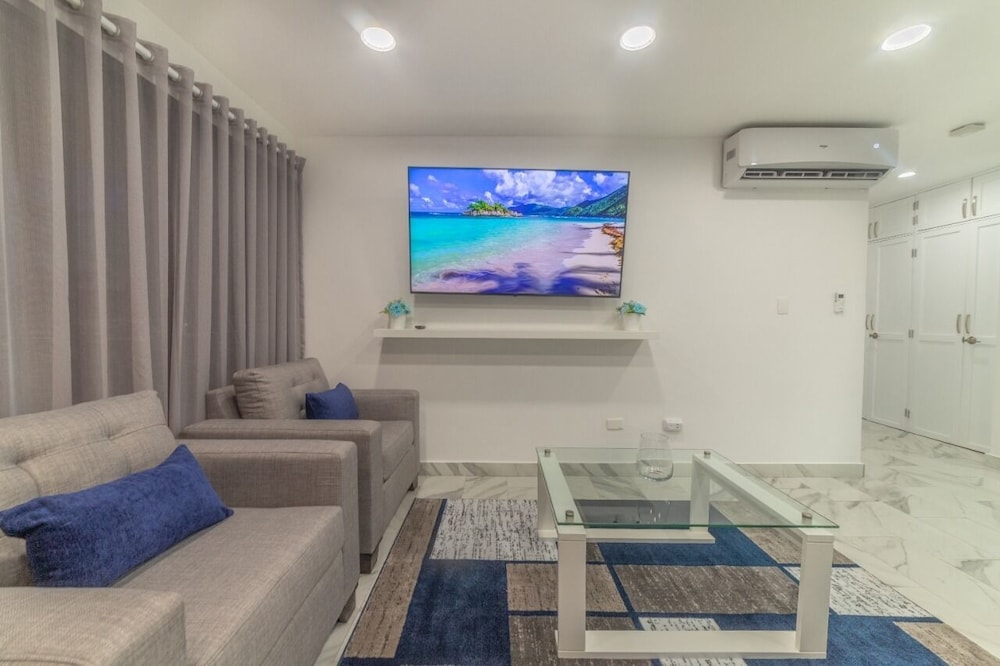 Ala Wishes Luxury Condo