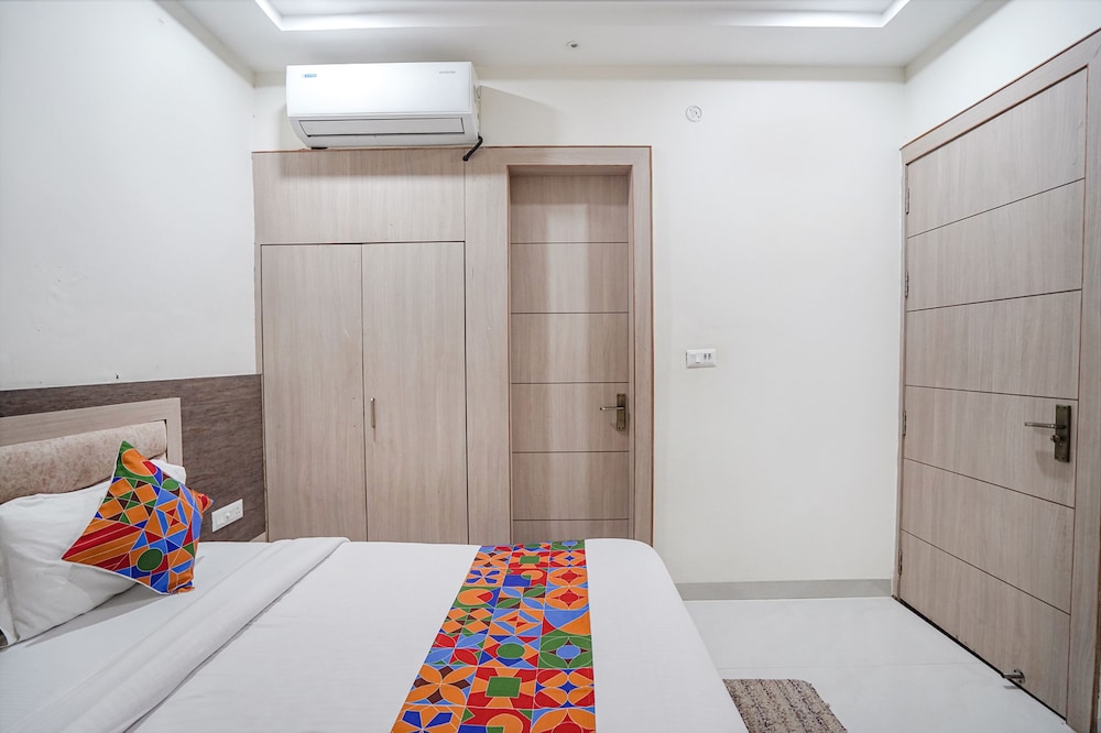 Fabhotel Shri Giriraj Ji Dham