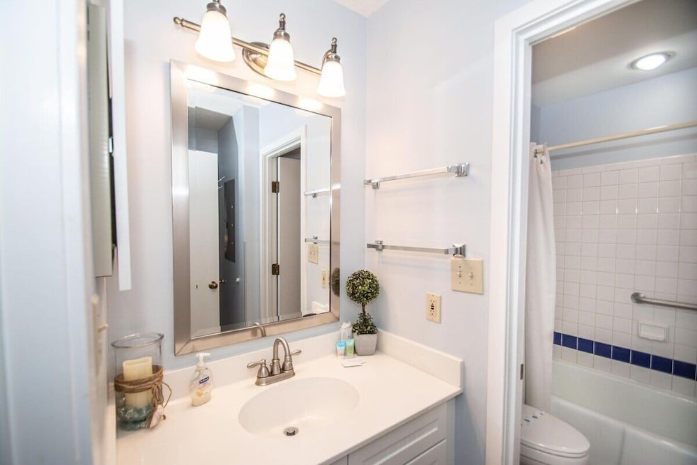 West Hyde Park 2e 2 Bedroom Condo