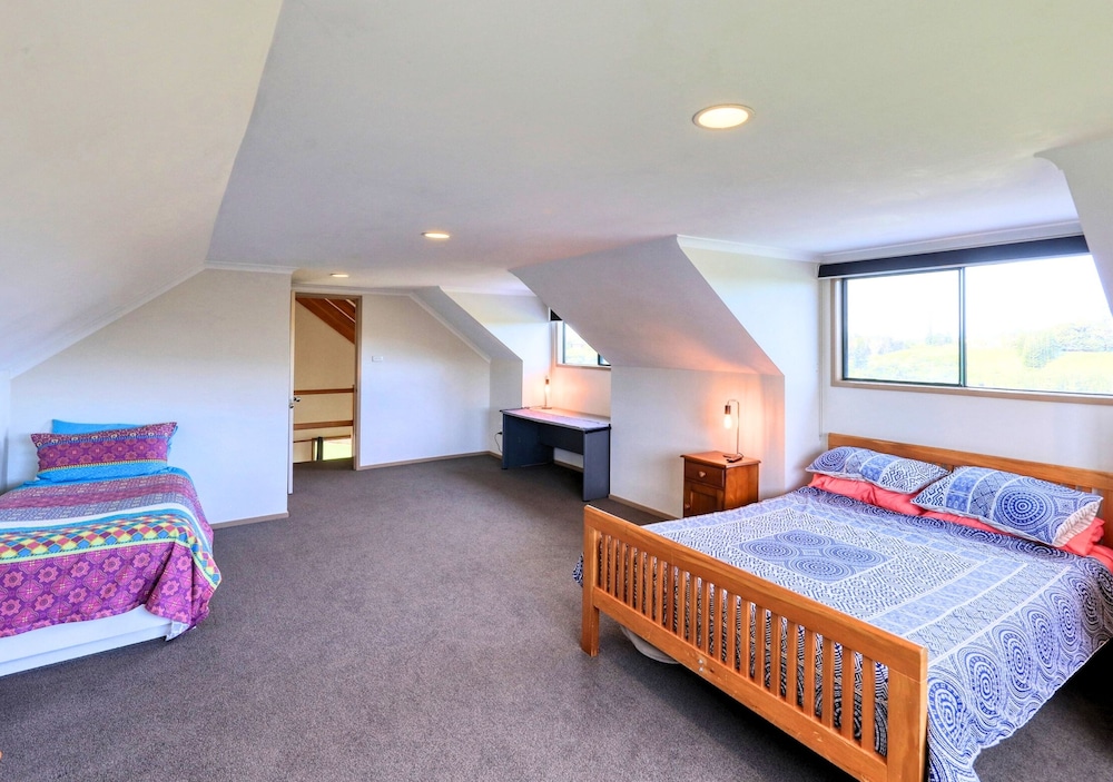 Ferny Lane House view 3