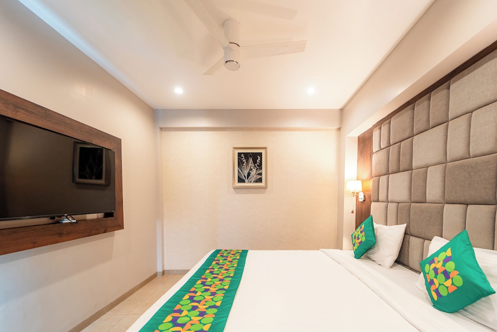 Treebo Premium Nova Candolim with Pool and spa