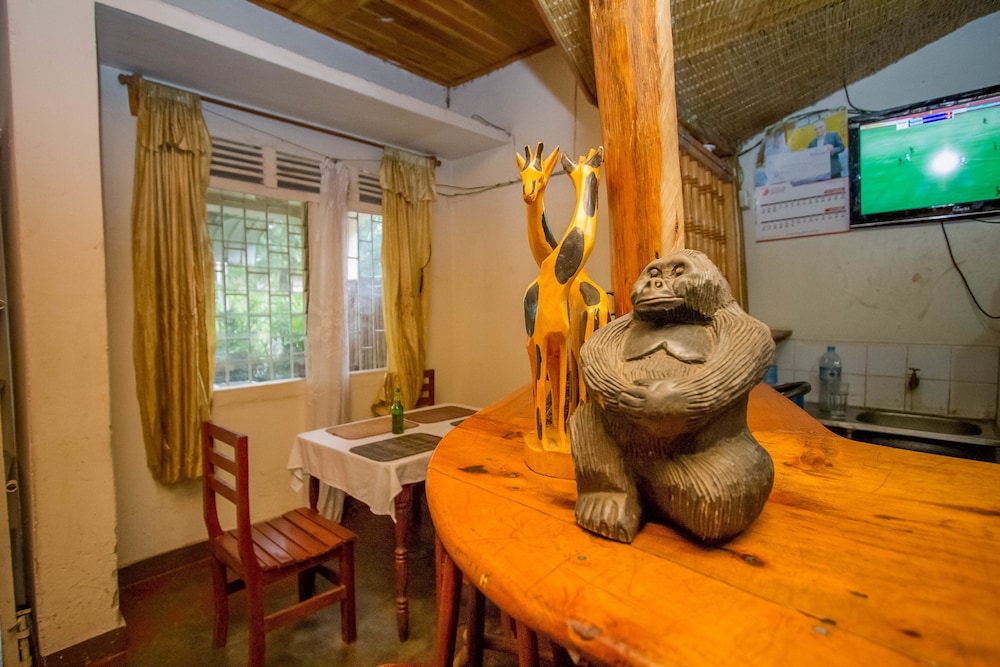 Sabinyo Guest House