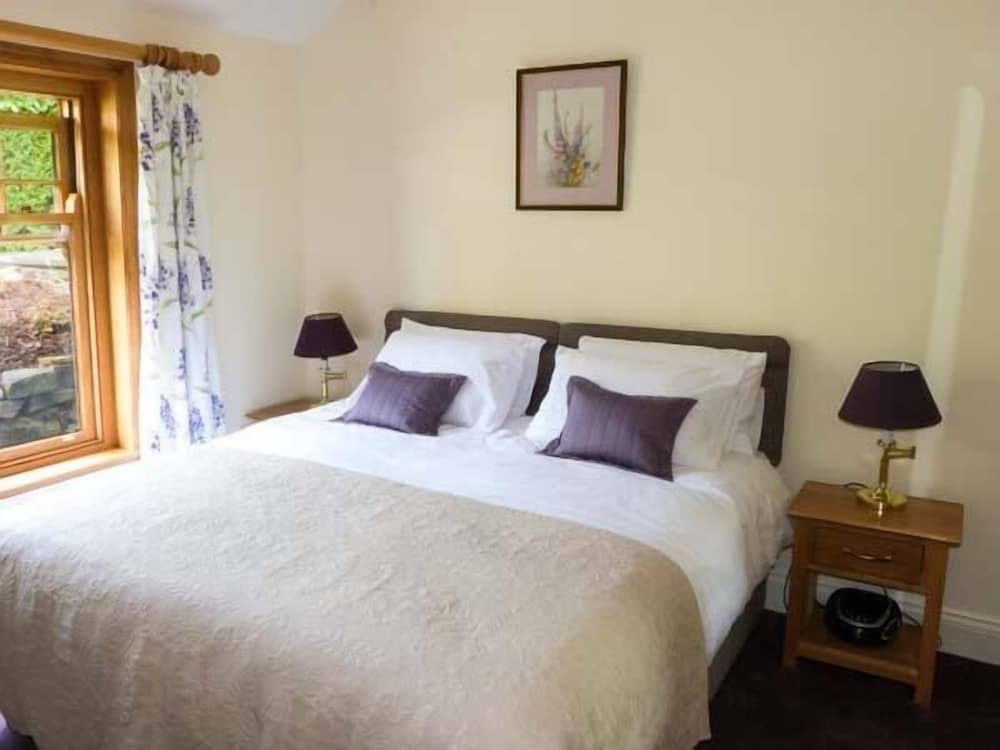 Plum Tree Cottage view 2